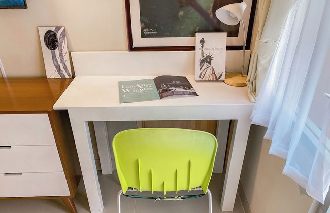 Best Place and Homey Studio Apartment LRT City Jatibening - Photo 3