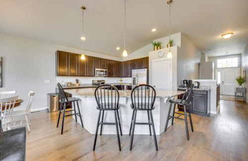 Stunning Peyton Retreat with Game Room, Private Yard - Foto 8