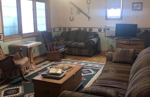 Cozy Cottage Rental for Six on a Working Ranch in Crawford, Nebraska - Foto 2