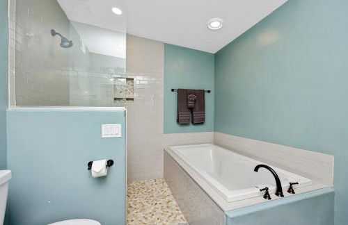 Sedona Uptown Gem!Large yard w grass and shade trees! Views!! NEW! BARREL SAUNA!!! Close to trails, walk to Uptown Sedona, restaurants and shopping - Foto 31