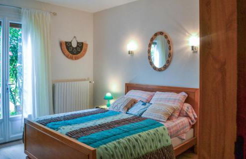 Cozy Home In Saint Saud Lacoussière - Foto 17