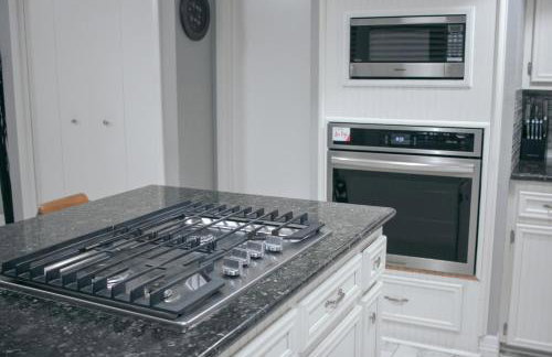 HoustonGem Private Pool & Hot Tub 20 Min to DT - Foto 45