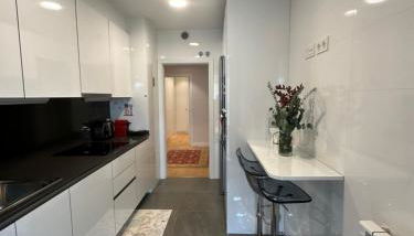 A estrenar amplio con piscina y parking - Foto 3