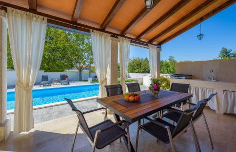 Villa Desapemani with heated pool - Photo 7