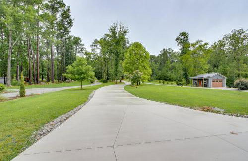 Lakefront Home with Hot Tub and Dock in Cross Hill! - Foto 43