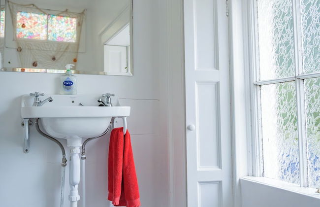 East Wing Apartment - Foto 23