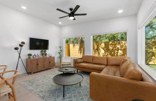 The Peaceful Puffin - New Modern 5 min to Town - Foto 2