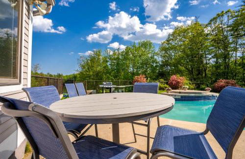 Maine Pondfront Home Sleeps 22 - Pool & Hot Tub - Photo 66