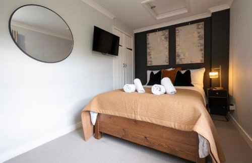 Charming 3BR Cottage Sleeps 8 - 15 Mins to Centre - Foto 42