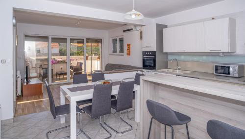 Apartment Bura - Photo 4