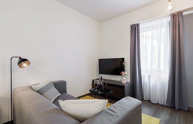 River Apartments - Photo 8