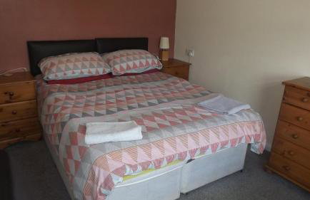 Spacious 3 Bedroom Cabin at Avonvale Holiday Lodge - Photo 36