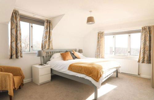 4 bed house 50 yards from the beach & lighthouse - Photo 20