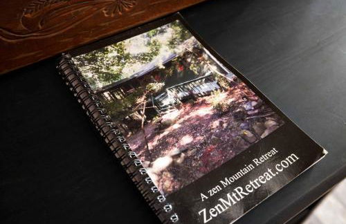 Zen Vibe w Fireplace Grill Deck & Screened Porch - Foto 31