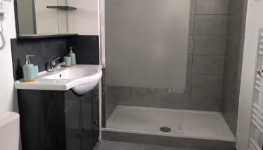 Logis de la forteresse - T2- WIFI- Parking - Foto 3