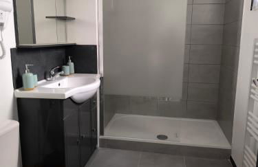 Logis de la forteresse - T2- WIFI- Parking - Foto 3