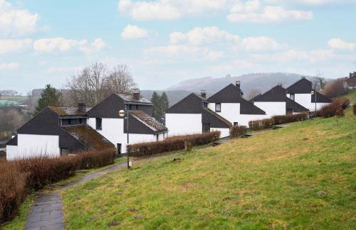 Spacious holiday home in Hambachtal Resort - Foto 11