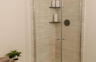 "The Perch" Elevated Woodsy Modern Stay w/ Hot Tub - Foto 16