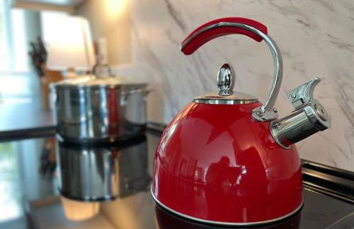 Romantic Cozy Cabin Walk to lake Hot tub Bikes Kayaks Grill - Foto 29