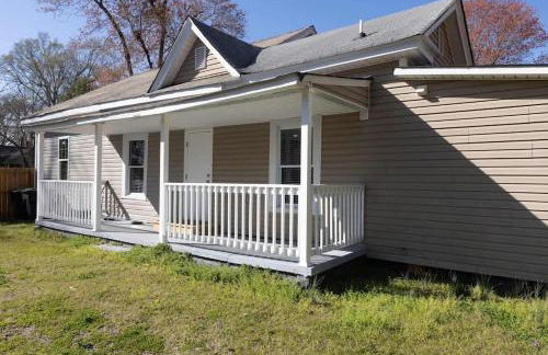 5 Min to Elon - In Unit Washer and Dryer - Fast Wi-Fi - Foto 47