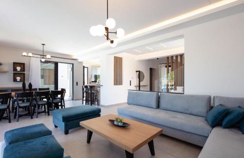 Sunnyside Villas, Just Steps to the Beach & Restaurants, By ThinkVilla - Photo 34