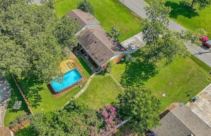 The Retro Pad - Large Yard and Foosball Table - Photo 43