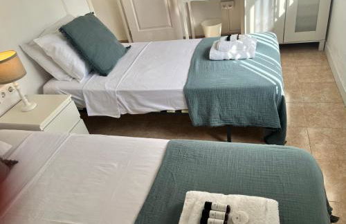 Villa with Free Heated Pool - Pass the Keys - Photo 22