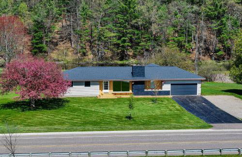 Ice Fishing On-Site Waterfront Nekoosa Home! - Foto 29