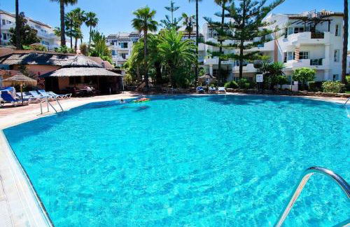 Stylish one bed apartment at Matchroom Country Club - Photo 24