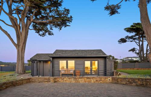 Distinguished Oceanfront Point Estate with Iconic Beach Mountain Vistas - Foto 68