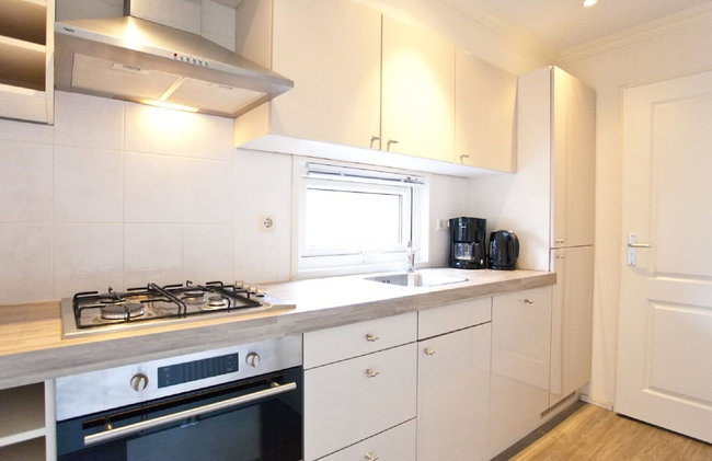 Cozy Chalet in a Holiday Park - Foto 7