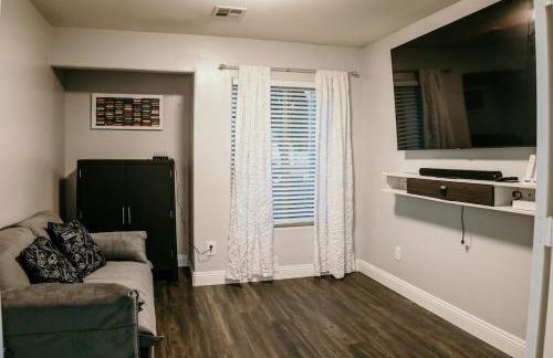 Stunning Home with Pool, Game Room and Firepit - Photo 9