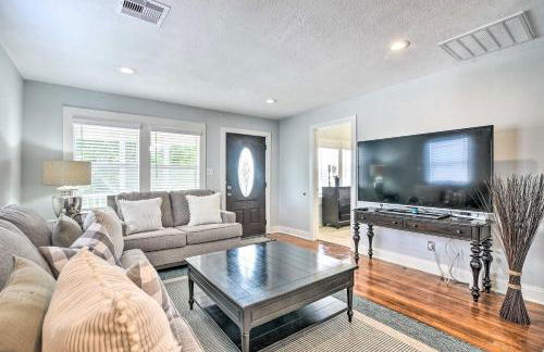 about 1 Mi to Pier and Beaches! Family Home in Galveston - Foto 5