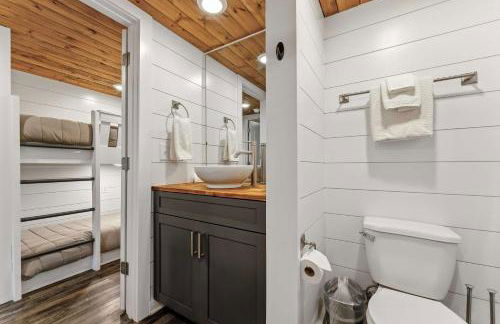 The Hemlock Hideaway tiny home - Foto 18