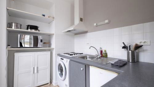 Gîte Terracotta de Segré ? cuisine ? chambre (lit queen size) ? salon - Photo 3