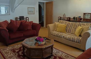 Chandeliers 6 - Photo 1