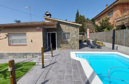 Cerca de Barcelona, y entre tres Parques Naturales, casa de 4 habitaciones y 2 baños con piscina, barbacoa y chimenea - Foto 33