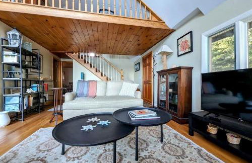 Oceanfront Cottage with Fire Pit & Direct Water Access Near Acadia National Park in Hancock, Maine - Foto 17