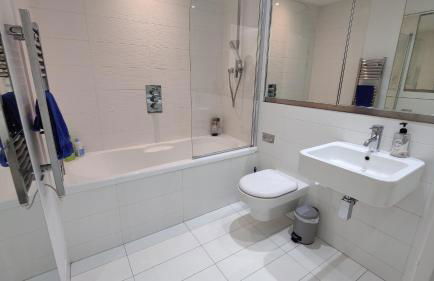 Spacious Homely Manchester City Stay Near AO Arena and Shopping Centre with 500Mbps Internet & Netflix - Foto 4