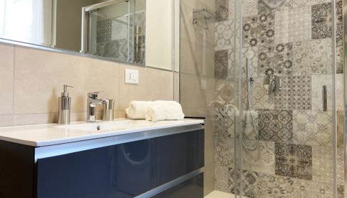 Casa di Laura mono e bilo di fronte Ospedale San Raffaele - Foto 5, Shower