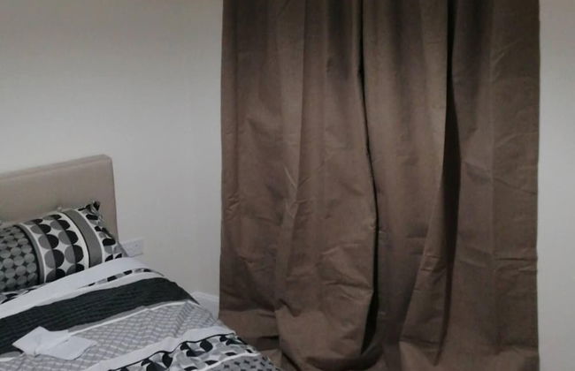 Remarkable 1-bed Apartment in Luton - Foto 2