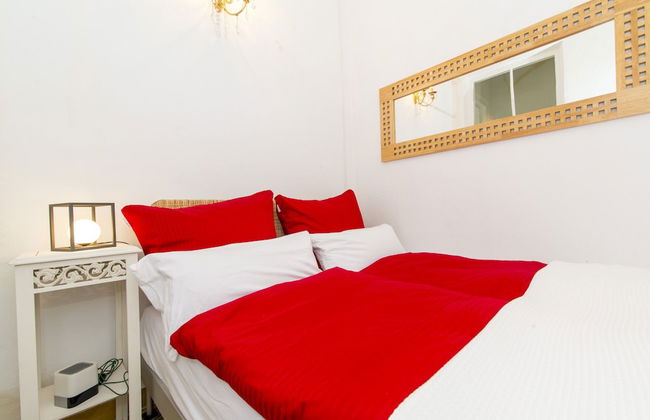 Charming Townhouse With Aircon Only 500m From the Marina and the Typical Market - Foto 2