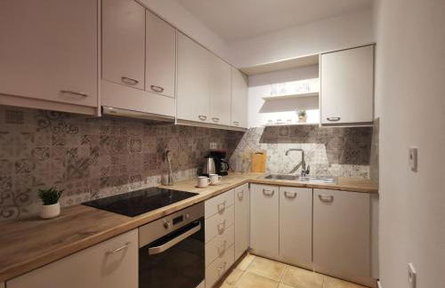 Helen's Minimal Studios & Apartments - Photo 38