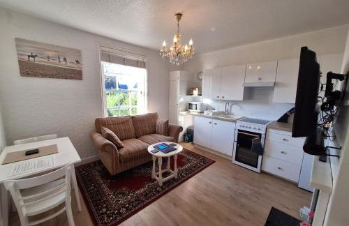 The Studio Apartment - Photo 19