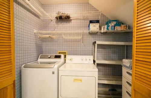 Historic 4BR Colonial with Pool Table and Fire Pit - Foto 34