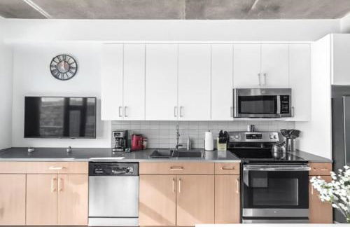 Prime 2BR Stay Five Points and Nightlife 7th - Photo 16