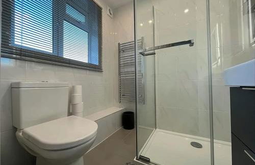 Cotswold apartment with private parking! - Foto 10