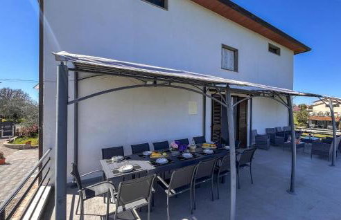 Awesome Home In Marciano Della Chiana - Photo 25