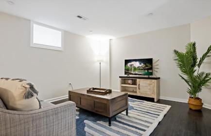 Easy METRO 1 min WALK Basement space Comfy - Foto 1