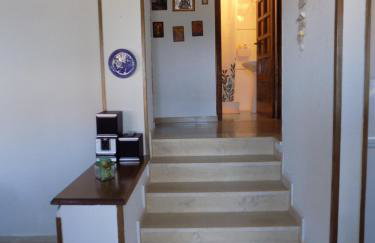 Feel at Home - Photo 10